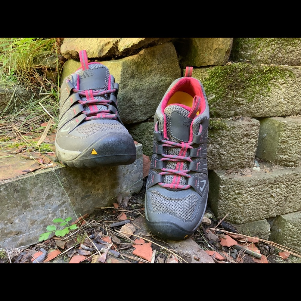 Women’s Keen Oakridge Hikers - Size 9 - Low Rise